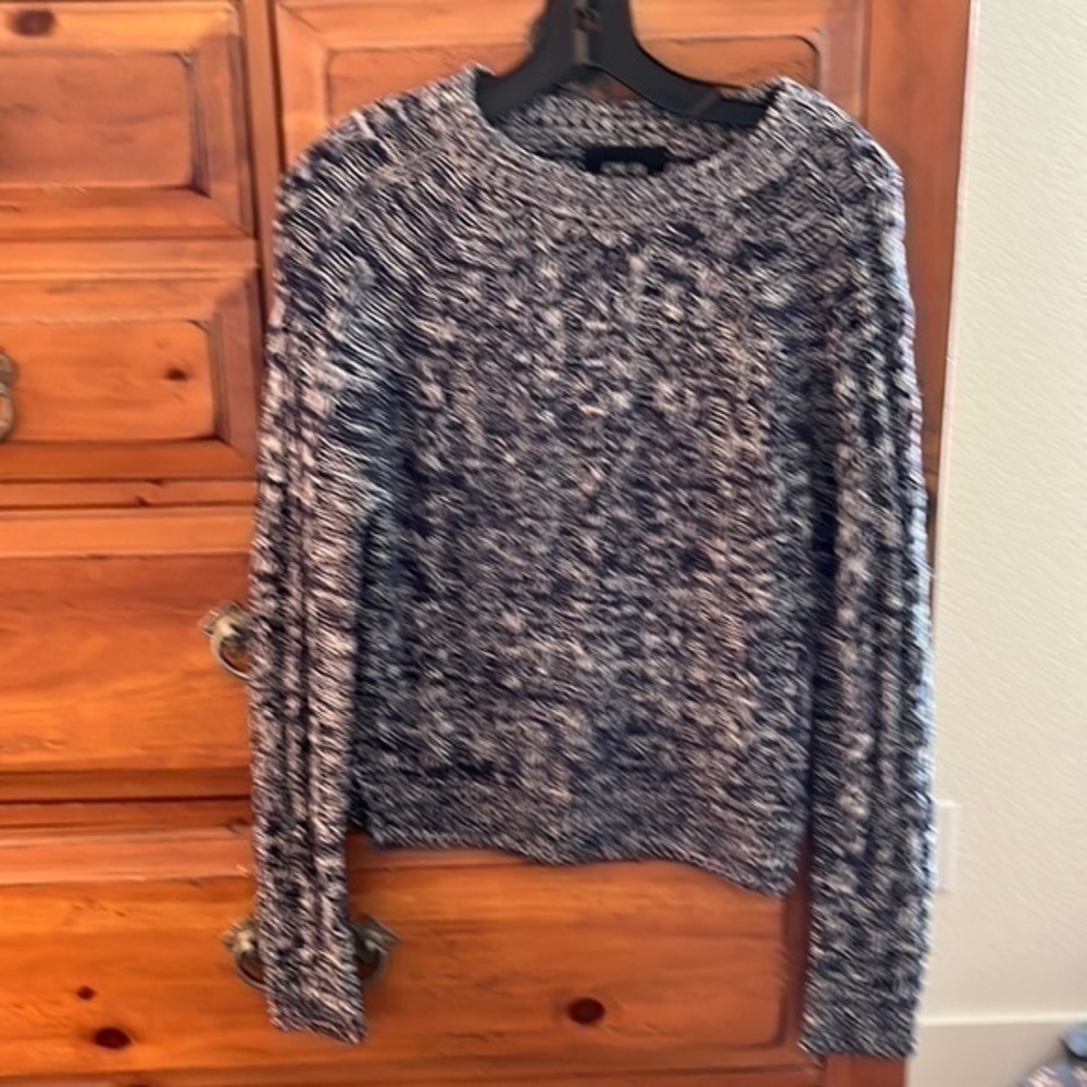 Active USA Women’s Blue And White Sweater Size Small NWOT